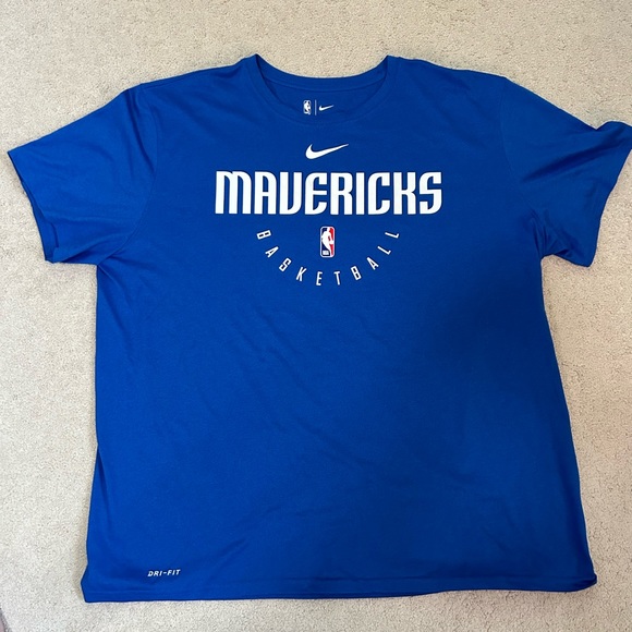 Nike Other - Dallas Mavericks Nike T-Shirt XXL